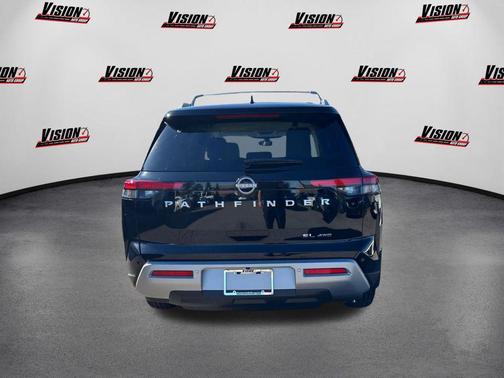 2025 Nissan Pathfinder SL 4WD