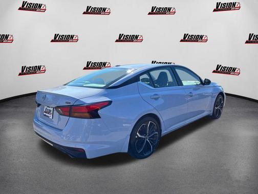 2025 Nissan Altima SR FWD
