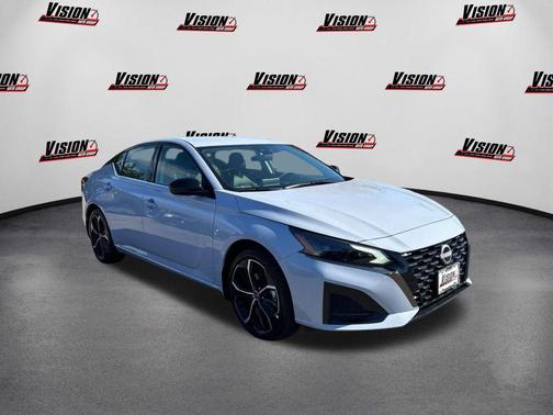 2025 Nissan Altima SR FWD