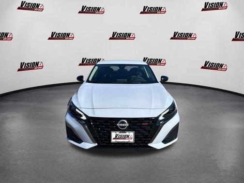 2025 Nissan Altima SR FWD