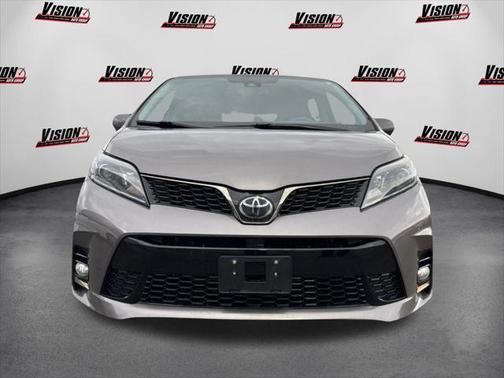 2020 Toyota Sienna SE
