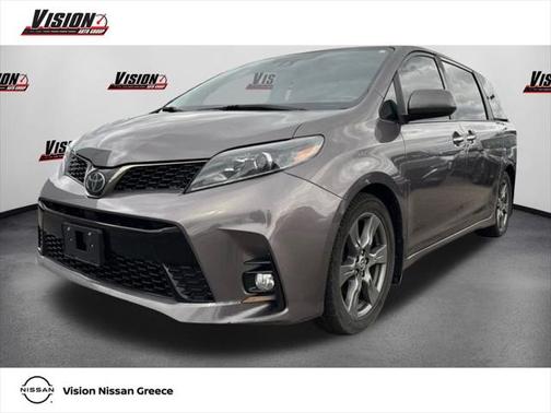 2020 Toyota Sienna SE