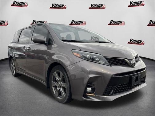 2020 Toyota Sienna SE