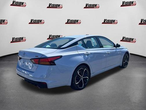 2025 Nissan Altima SR FWD