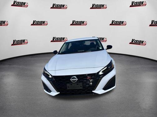 2025 Nissan Altima SR FWD