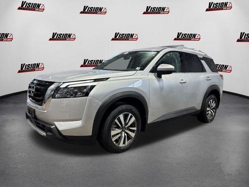 2025 Nissan Pathfinder SL 4WD