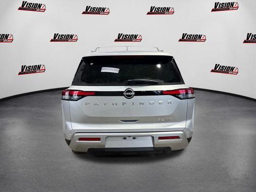 2025 Nissan Pathfinder SL 4WD