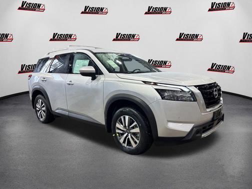 2025 Nissan Pathfinder SL 4WD