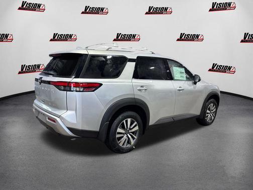 2025 Nissan Pathfinder SL 4WD