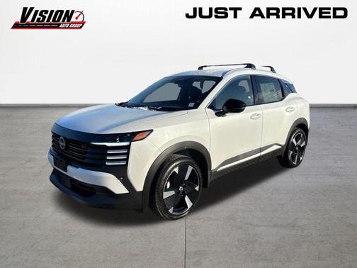 Aspen White Tricoat 2026 Nissan Kicks SR