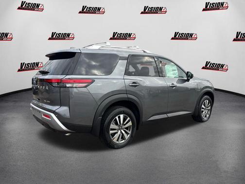 2025 Nissan Pathfinder SL 4WD