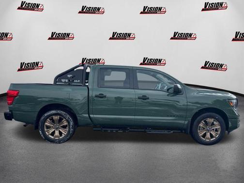 2024 Nissan Titan SV