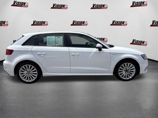 Ibis White 2017 Audi A3 e-tron 1.4T Premium