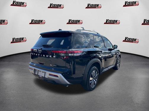 2025 Nissan Pathfinder SL 4WD