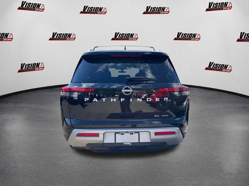 2025 Nissan Pathfinder SL 4WD