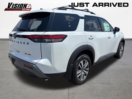 Everest White Pearl Tricoat 2026 Nissan Pathfinder SL