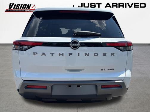 Everest White Pearl Tricoat 2026 Nissan Pathfinder SL