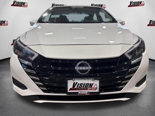 Aspen White Tricoat 2025 Nissan Versa 1.6 SV