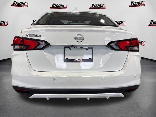 Aspen White Tricoat 2025 Nissan Versa 1.6 SV