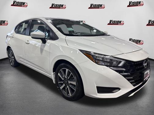 Aspen White Tricoat 2025 Nissan Versa 1.6 SV