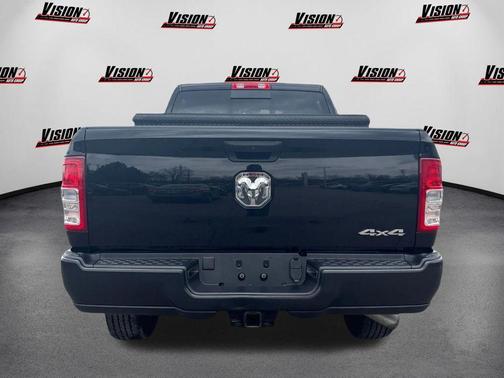 2022 RAM 2500 Tradesman Crew Cab 4x4 6'4' Box