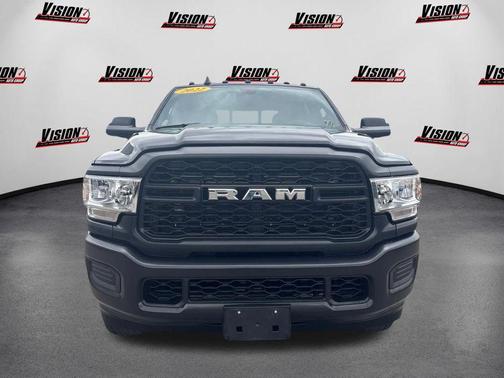 2022 RAM 2500 Tradesman Crew Cab 4x4 6'4' Box