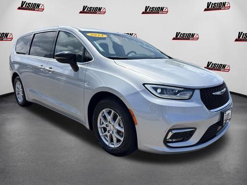 Silver Mist Clearcoat 2024 Chrysler Pacifica Touring L