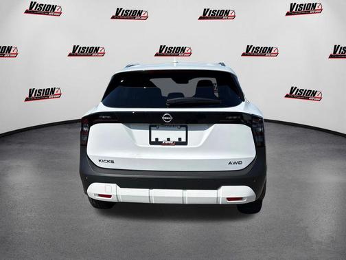 2025 Nissan Kicks SV