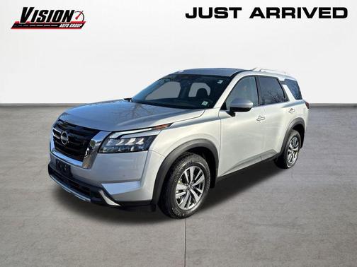 2025 Nissan Pathfinder SL 4WD