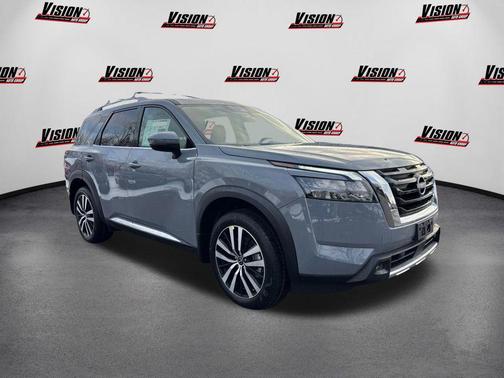 2025 Nissan Pathfinder Platinum 4WD