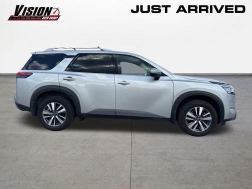 2024 Nissan Pathfinder SL 4WD