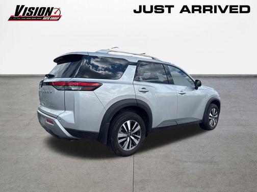 2024 Nissan Pathfinder SL 4WD