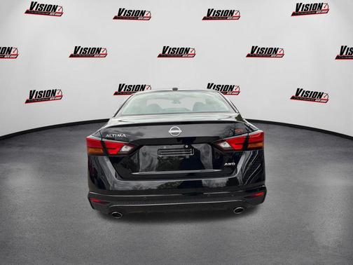 2025 Nissan Altima SR AWD