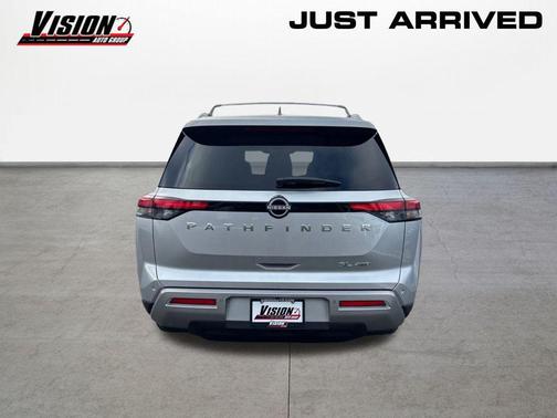 2025 Nissan Pathfinder SL 4WD