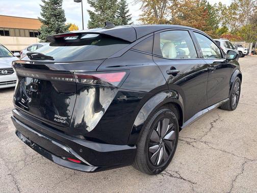 Black Diamond Pearl 2023 Nissan ARIYA EVOLVE+