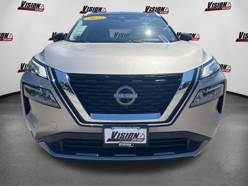 Champagne Silver Metallic/Super Black 2023 Nissan Rogue SL