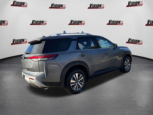 2025 Nissan Pathfinder SL 4WD