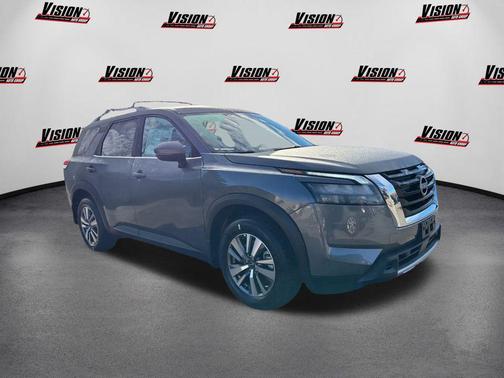 2025 Nissan Pathfinder SL 4WD