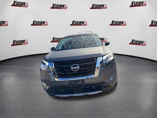 2025 Nissan Pathfinder SL 4WD