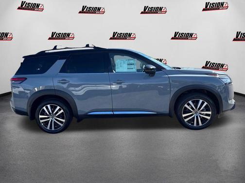 2025 Nissan Pathfinder Platinum 4WD