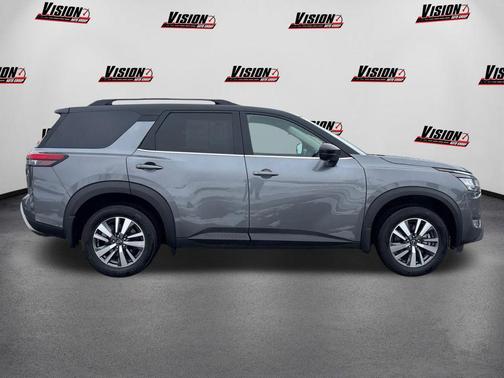 2024 Nissan Pathfinder SL 4WD