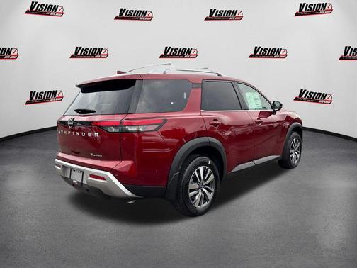 2025 Nissan Pathfinder SL 4WD