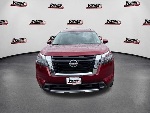 2025 Nissan Pathfinder SL 4WD