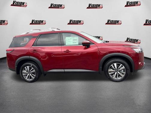2025 Nissan Pathfinder SL 4WD