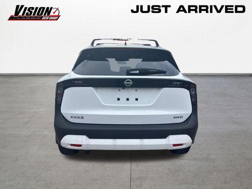 Fresh Powder 2026 Nissan Kicks SV