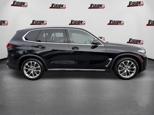 Black Sapphire Metallic 2024 BMW X5 xDrive40i