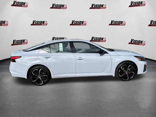 2025 Nissan Altima SR AWD