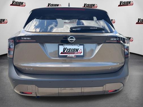 Bronze Metallic 2025 Nissan Kicks SV