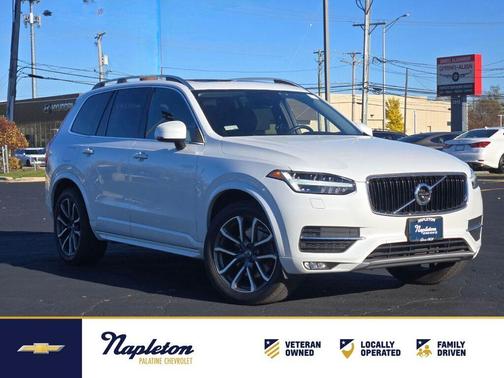 2017 Volvo XC90 T6 Momentum