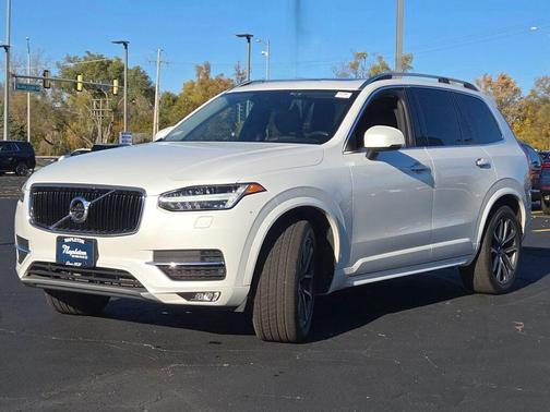 2017 Volvo XC90 T6 Momentum